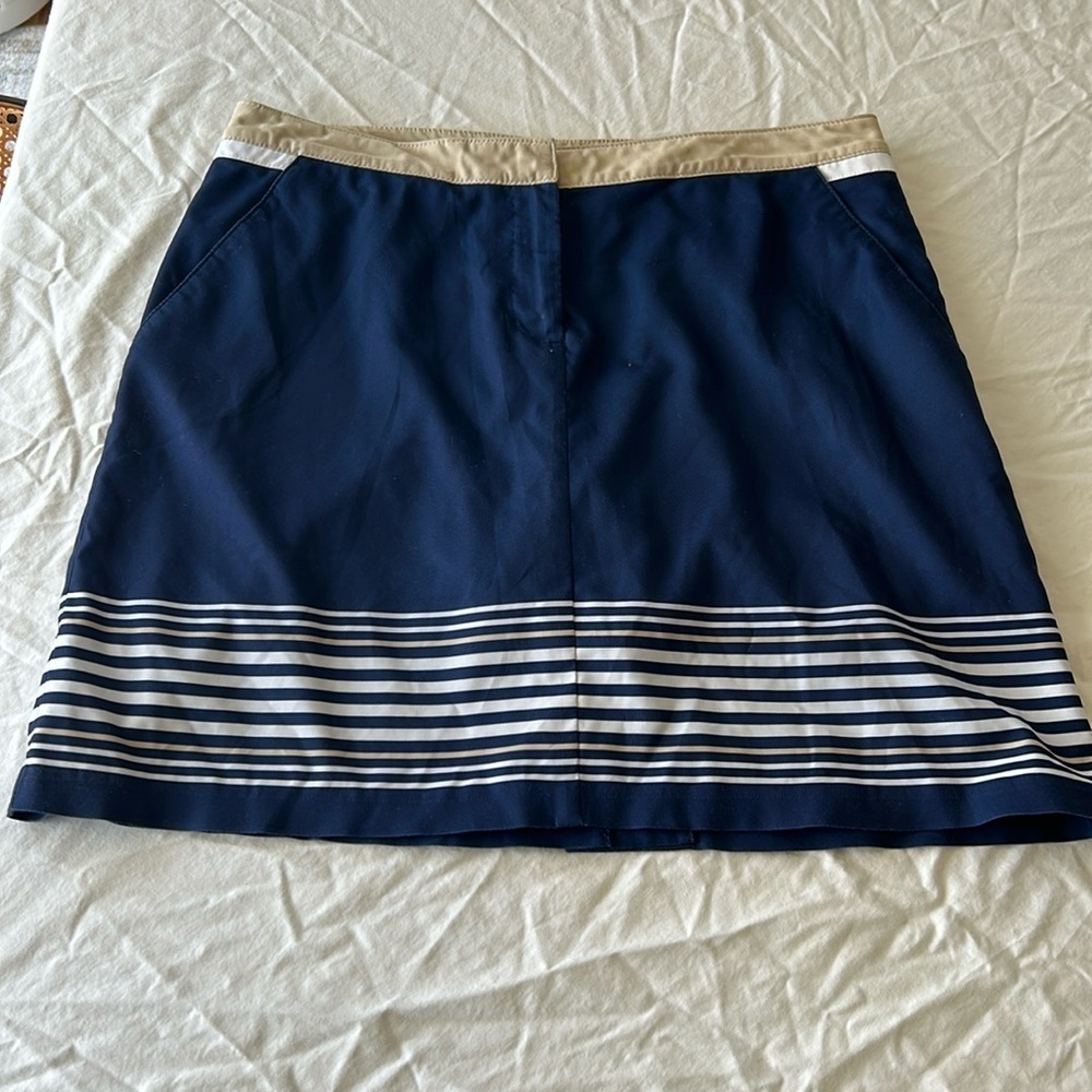 Izod  Perfomamex Navy/Tan/White Skort Sz 6
